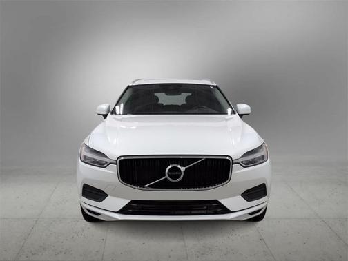 2020 Volvo XC60 T6 Momentum