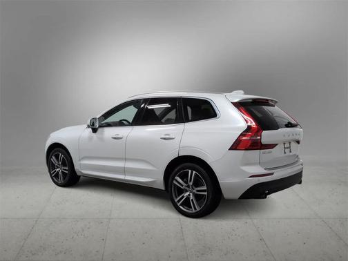 2020 Volvo XC60 T6 Momentum