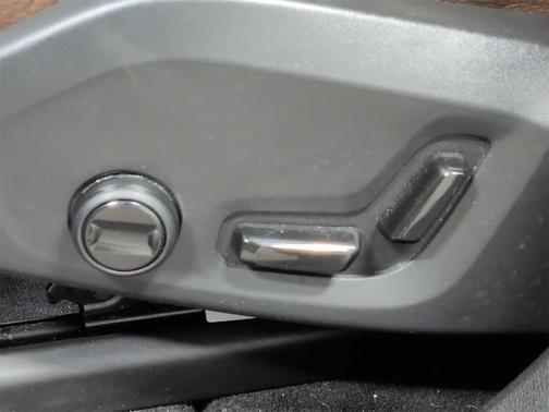 2020 Volvo XC60 T6 Momentum