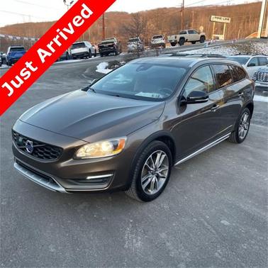 2015 Volvo V60 Cross Country T5