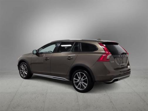 2015 Volvo V60 Cross Country T5