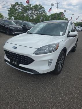 STAR WHITE METALLIC TRI-COAT 2020 Ford Escape Titanium