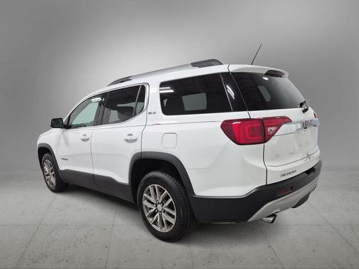 Summit White 2018 GMC Acadia SLE-2