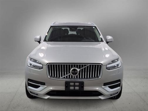 2024 Volvo XC90 B5 Plus Bright Theme