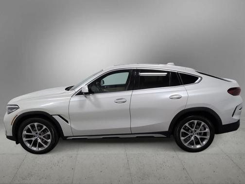 Mineral White Metallic 2022 BMW X6 xDrive40i