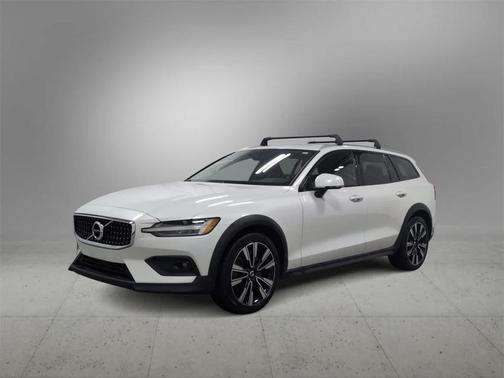 2021 Volvo V60 Cross Country T5