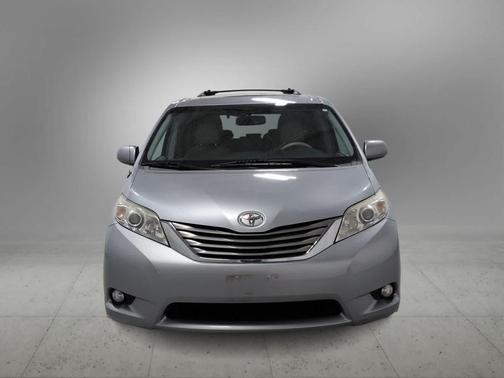 2014 Toyota Sienna XLE