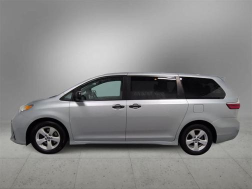 2019 Toyota Sienna SE