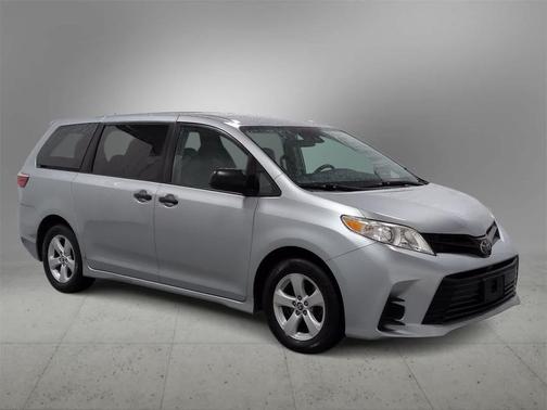 2019 Toyota Sienna SE