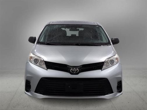 2019 Toyota Sienna SE