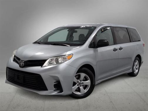 2019 Toyota Sienna SE