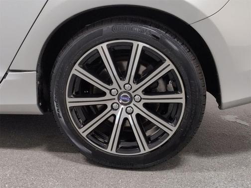 2017 Volvo S60 Inscription T5 Platinum