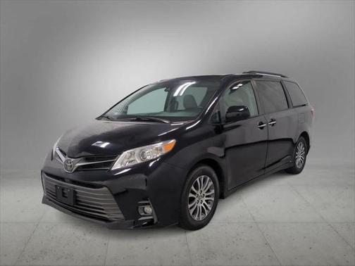 2020 Toyota Sienna XLE Premium