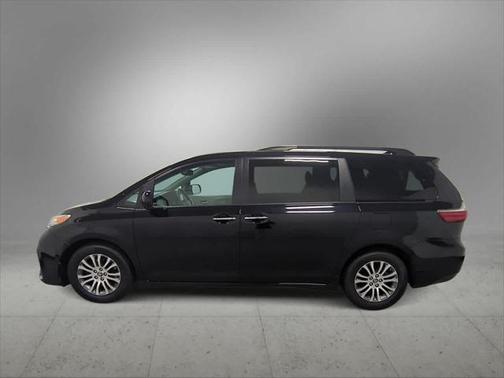 2020 Toyota Sienna XLE Premium