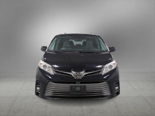 2020 Toyota Sienna XLE Premium