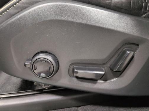 2019 Volvo XC90 T6 R-Design