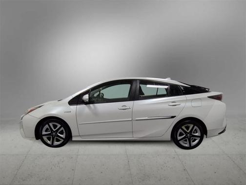 2016 Toyota Prius Three Touring