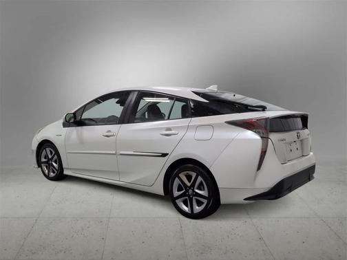 2016 Toyota Prius Three Touring