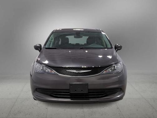 Gray 2017 Chrysler Pacifica LX