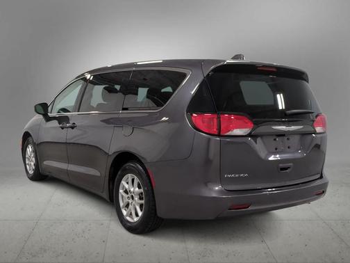 Gray 2017 Chrysler Pacifica LX
