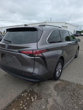Predawn Gray Mica 2021 Toyota Sienna XLE 8 Passenger