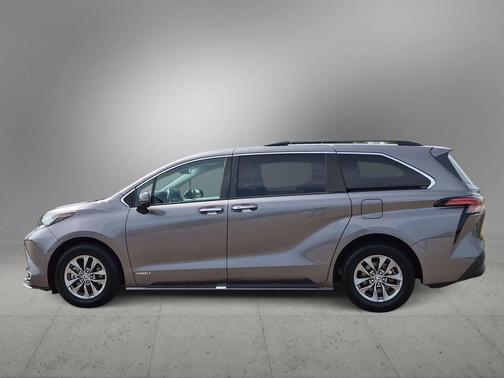Predawn Gray Mica 2021 Toyota Sienna XLE 8 Passenger