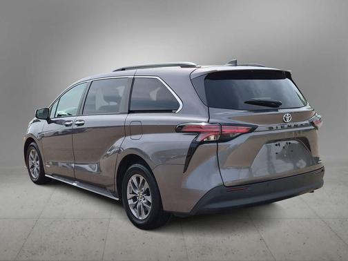 Predawn Gray Mica 2021 Toyota Sienna XLE 8 Passenger