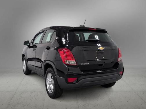 Mosaic Black Metallic 2017 Chevrolet Trax LS