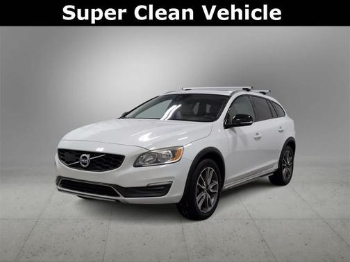 2017 Volvo V60 Cross Country T5