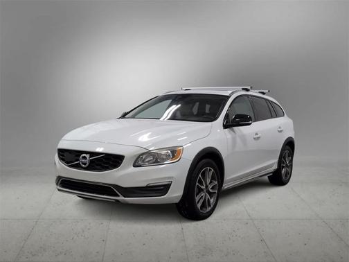 2017 Volvo V60 Cross Country T5