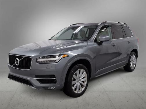 2017 Volvo XC90 T6 Momentum