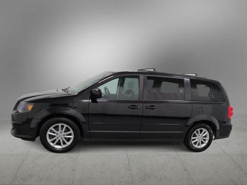 Brilliant Black Crystal Pearlcoat 2016 Dodge Grand Caravan SXT