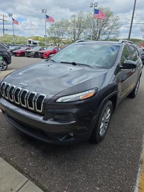 Granite Crystal Metallic Clearcoat 2014 Jeep Cherokee Latitude