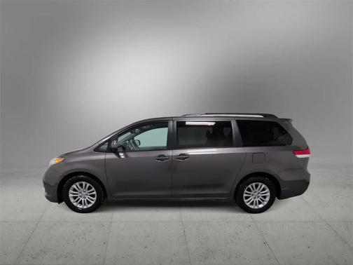 2014 Toyota Sienna XLE