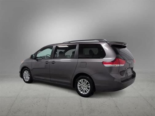 2014 Toyota Sienna XLE