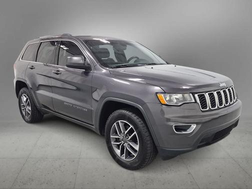 Granite Crystal Metallic Clearcoat 2019 Jeep Grand Cherokee Laredo