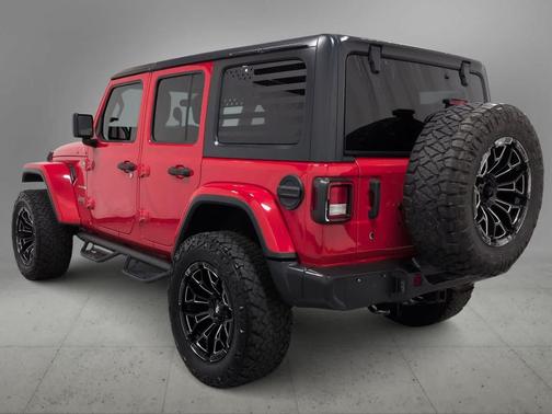 Firecracker Red Clearcoat 2019 Jeep Wrangler Unlimited Sahara