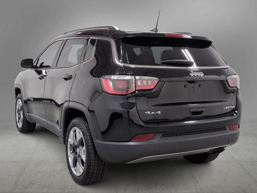 Diamond Black Crystal Pearlcoat 2018 Jeep Compass Limited