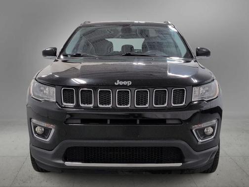 Diamond Black Crystal Pearlcoat 2018 Jeep Compass Limited