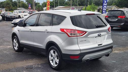 Ingot Silver Metallic 2014 Ford Escape SE