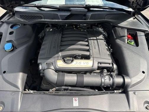 2018 Porsche Cayenne Platinum Edition