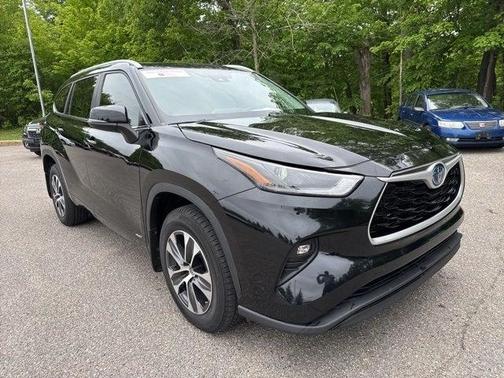 2023 Toyota Highlander Hybrid XLE