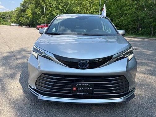 2022 Toyota Sienna Platinum 7 Passenger