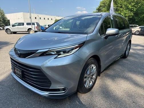 2022 Toyota Sienna Platinum 7 Passenger
