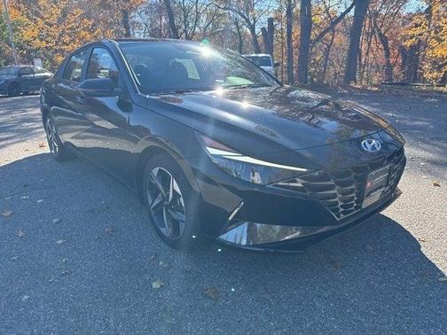 2022 Hyundai ELANTRA HEV Limited