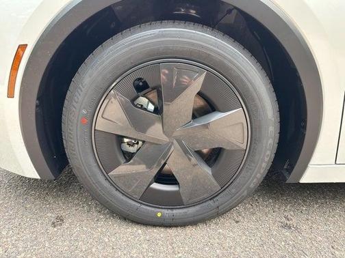 2025 Toyota Prius L