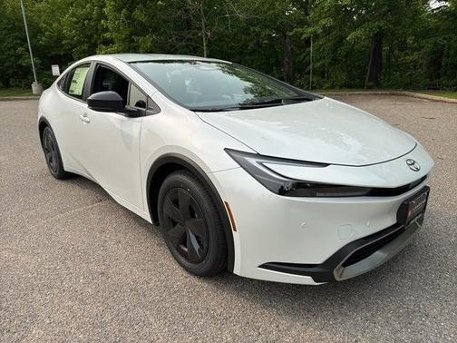 2025 Toyota Prius L