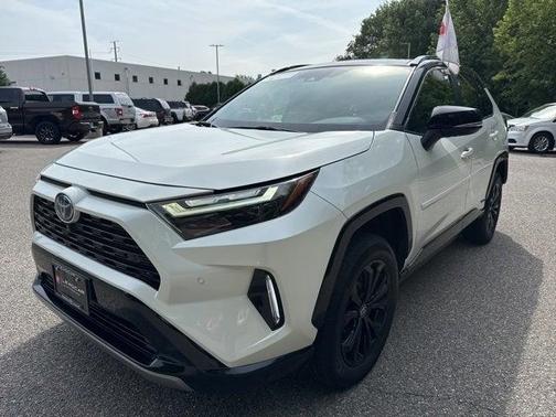 2022 Toyota RAV4 Hybrid SE