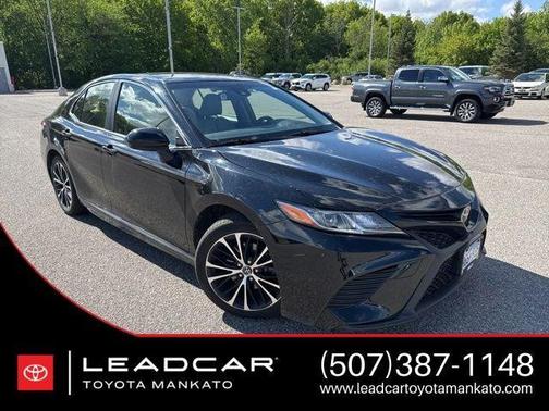 Midnight Black Metallic 2018 Toyota Camry SE