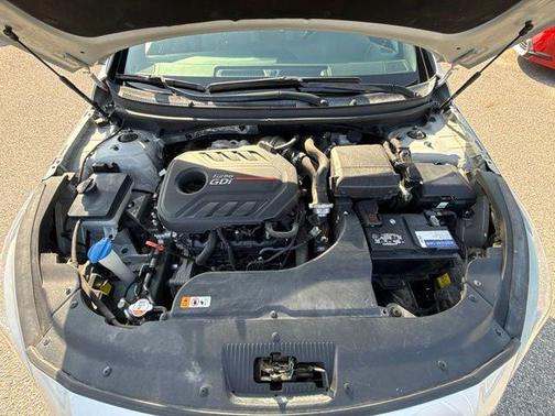 Symphony Silver 2015 Hyundai SONATA Sport 2.0T